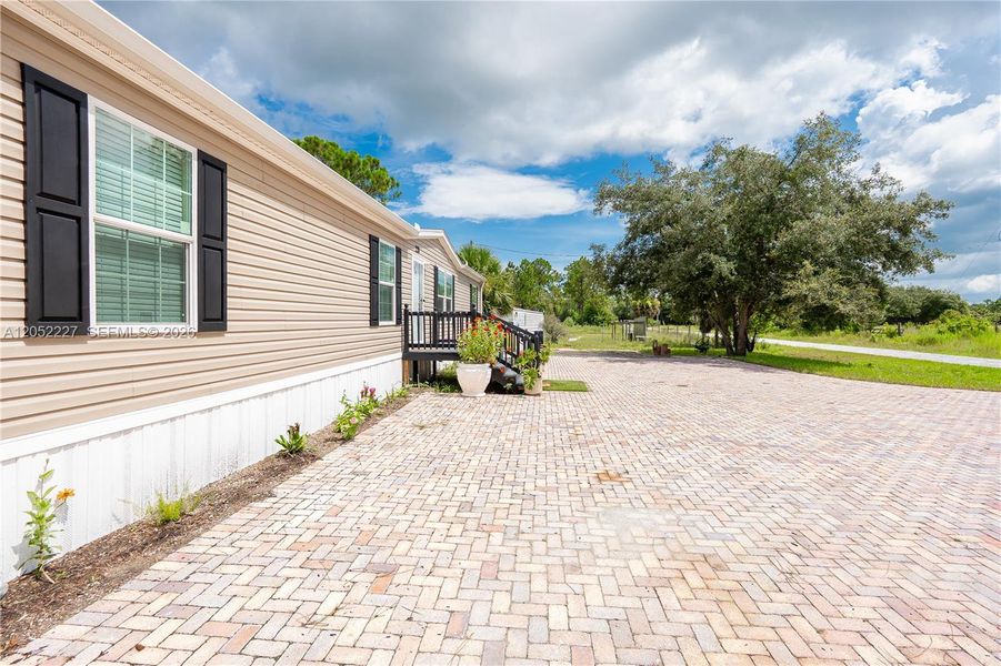 Exterior details and patio area of a home in , Clewiston (Image 19). Exterior details and patio area of a home in , Clewiston (Image 19).