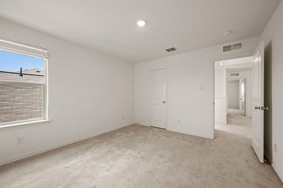 Spacious, unfurnished interior of a new home in Northpointe, Fort Worth (Image 36). Spacious, unfurnished interior of a new home in Northpointe, Fort Worth (Image 36).