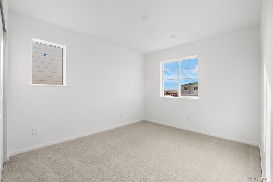 Spacious, unfurnished interior of a new home in Harvest Crossing, Aurora (Image 15).