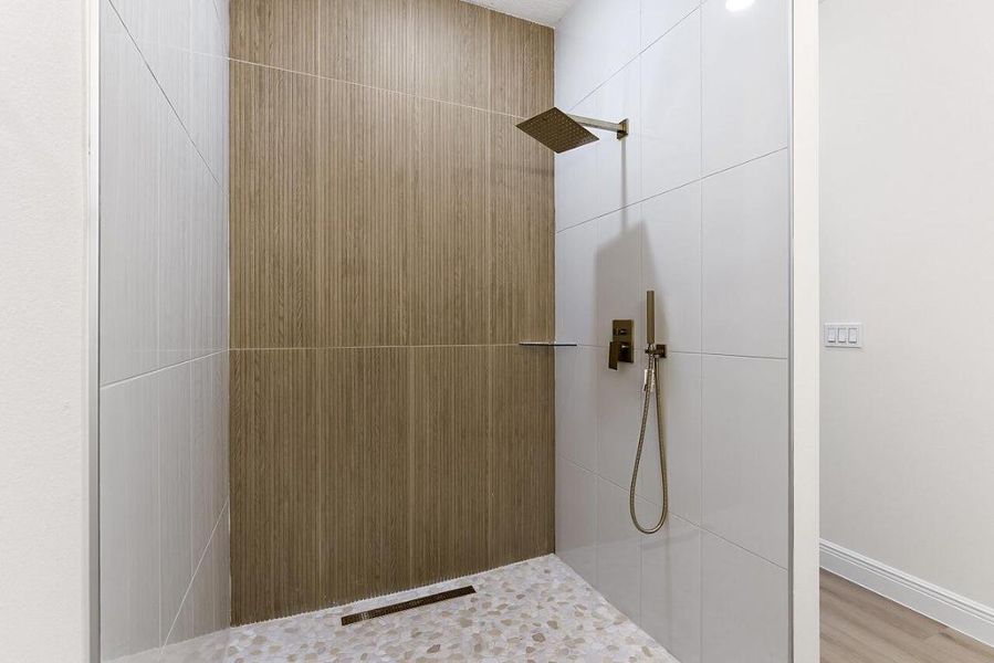 8846-97th-Ct-HigMedia-031-1280