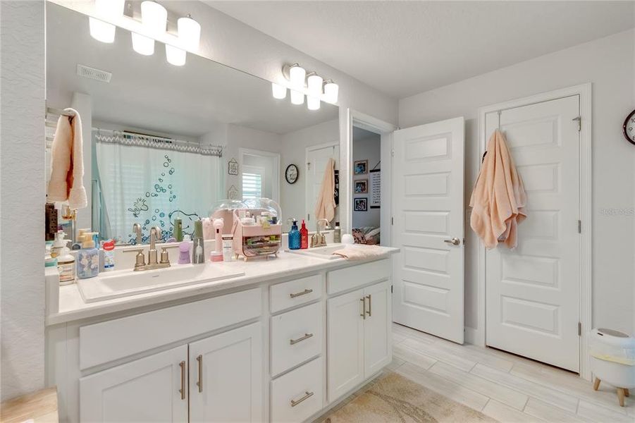 Furnished interior view inside a new home in , Dunnellon (Image 6).