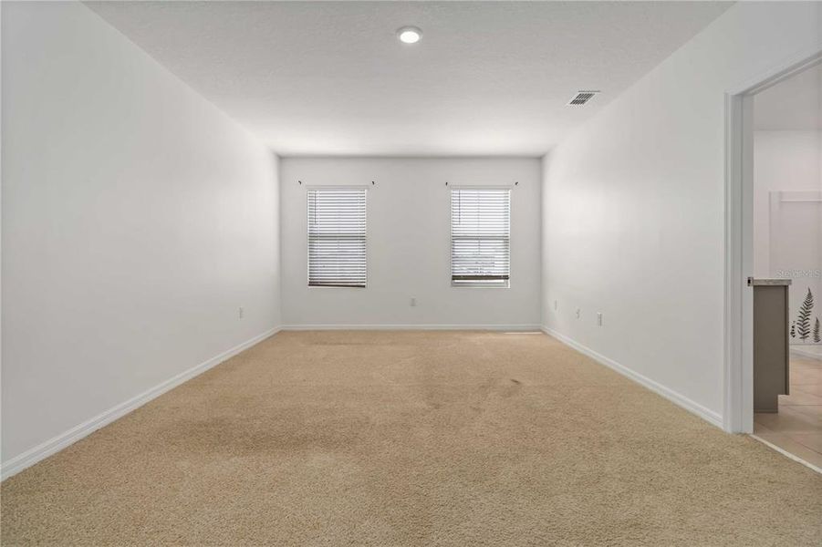 Spacious, unfurnished interior of a new home in , New Smyrna Beach (Image 31).