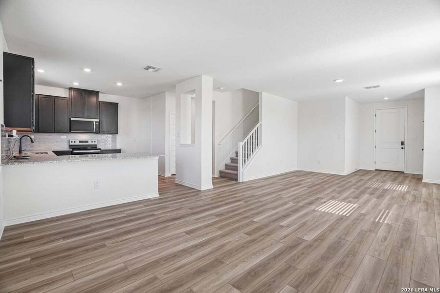 Spacious, unfurnished interior of a new home in Legend Heights - Heritage Collection, New Braunfels (Image 25).