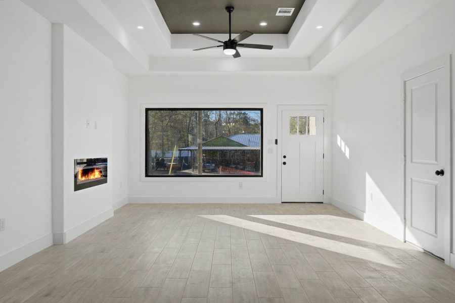 Spacious, unfurnished interior of a new home in , Willis (Image 23).