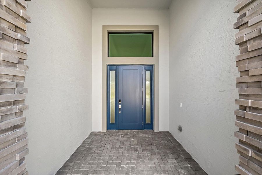 Exterior details and patio area of a home in , Palm Beach Gardens (Image 3).