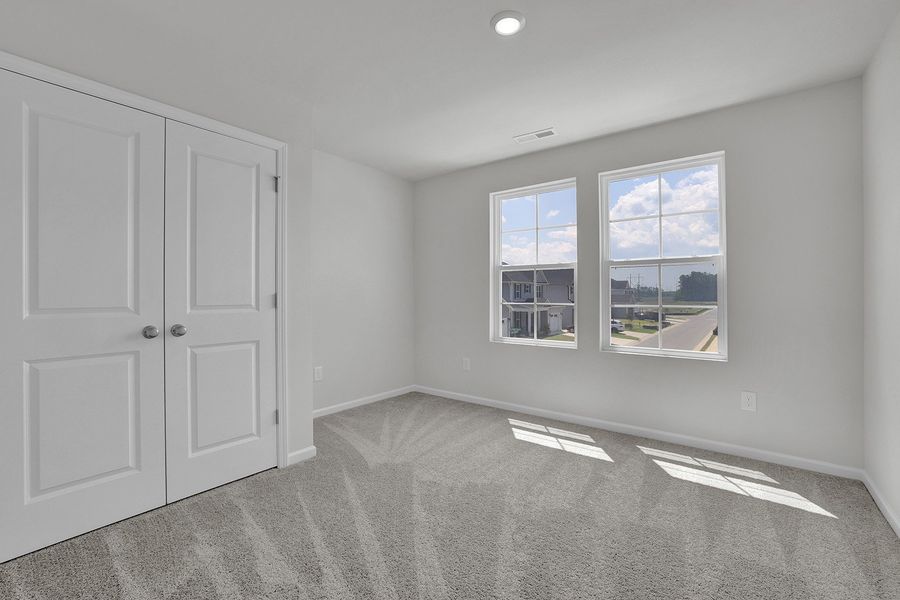 Spacious, unfurnished interior of a new home in River Tide Farms, Bolivia (Image 20).