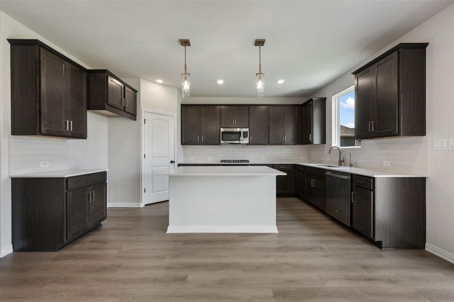 Representative images and renderings are for illustrative purposes. Actual structural options and design finishes of home may vary. Representative images and renderings are for illustrative purposes. Actual structural options and design finishes of home may vary.