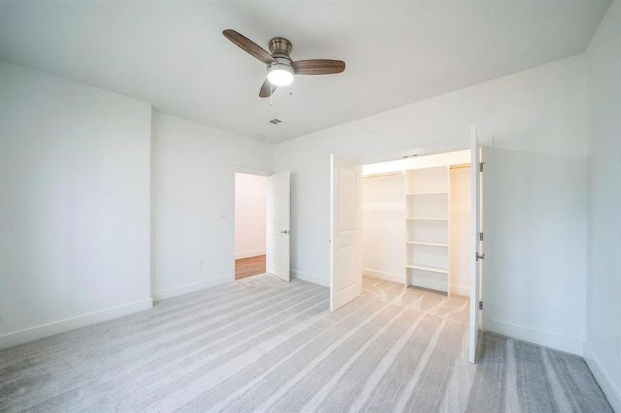 Spacious, unfurnished interior of a new home in , Granbury (Image 21).