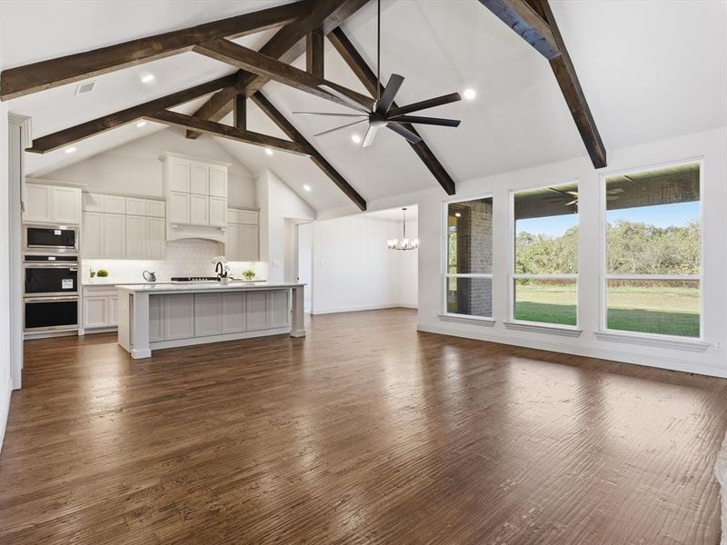 Spacious, unfurnished interior of a new home in Silver Sage Farm, Weatherford (Image 24). Spacious, unfurnished interior of a new home in Silver Sage Farm, Weatherford (Image 24).