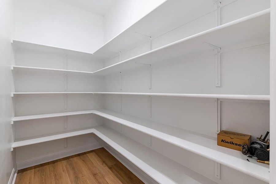 Spacious, unfurnished interior of a new home in Lariat - 80', Liberty Hill (Image 19).
