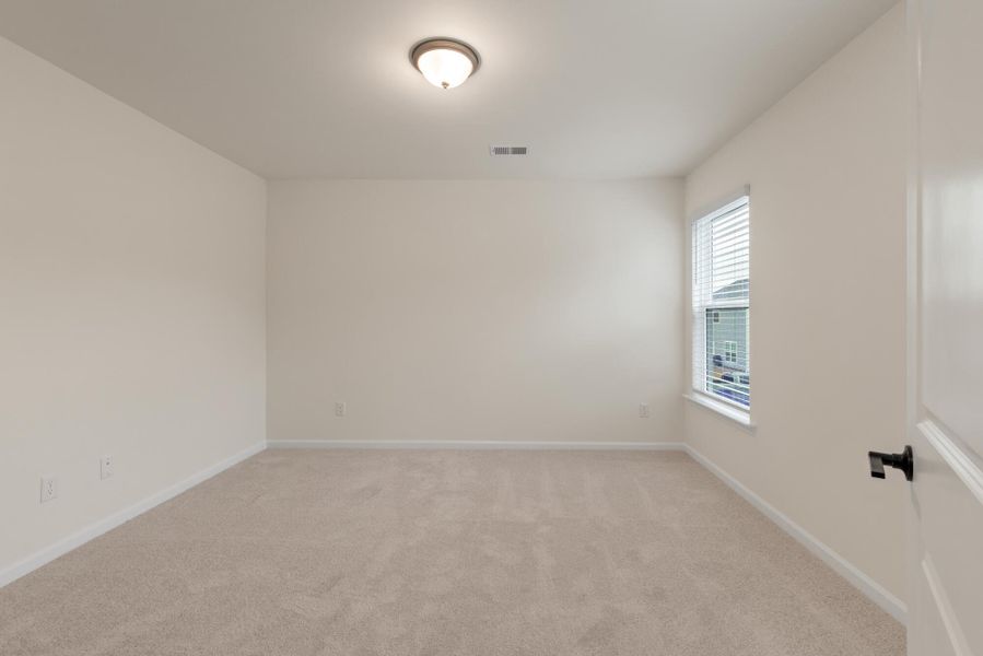 Spacious, unfurnished interior of a new home in Oakley Pointe, Moncks Corner (Image 37).