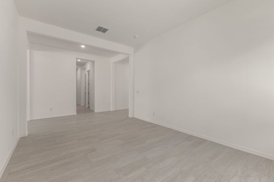 Spacious, unfurnished interior of a new home in Empire Pointe, Queen Creek (Image 13).
