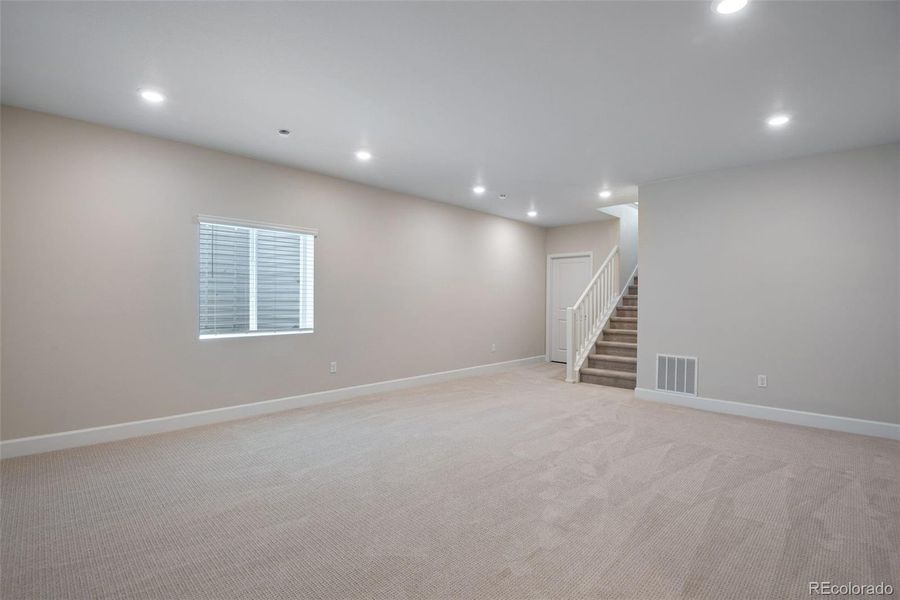 Spacious, unfurnished interior of a new home in , Berthoud (Image 28).