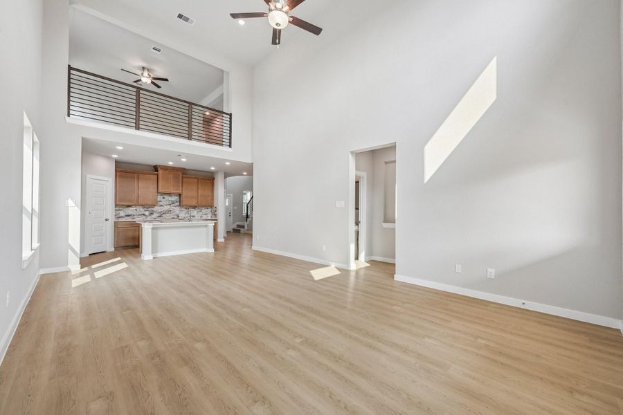Spacious, unfurnished interior of a new home in Granger Pines, Conroe (Image 14).