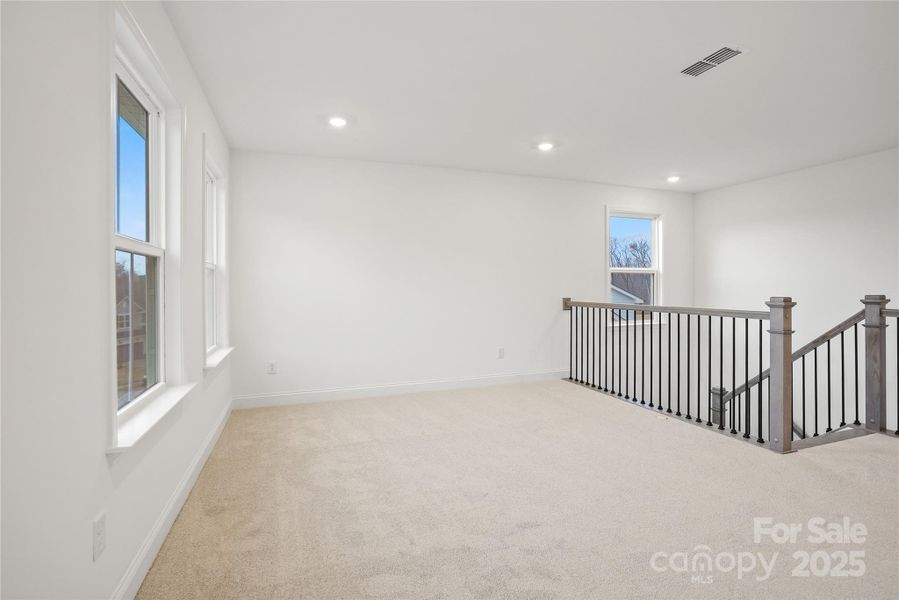 Spacious, unfurnished interior of a new home in Forest Creek, Waxhaw (Image 31).