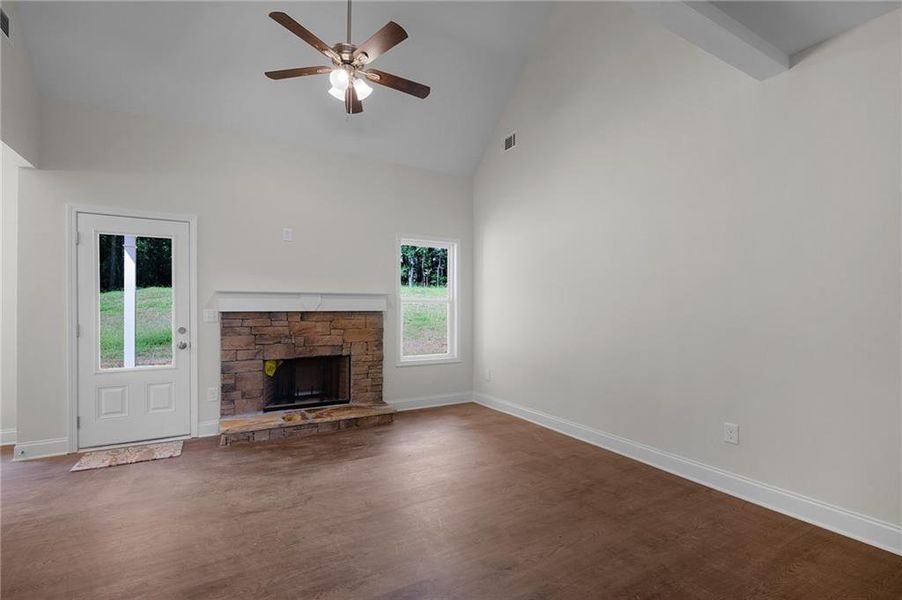 Spacious, unfurnished interior of a new home in , Calhoun (Image 15).