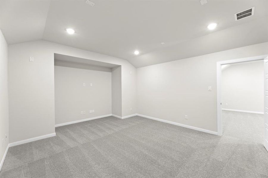 20. 2317 Cottonbelt - Media