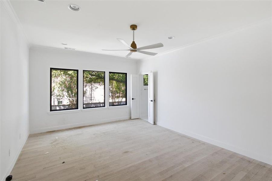 Spacious, unfurnished interior of a new home in , University Park (Image 12).