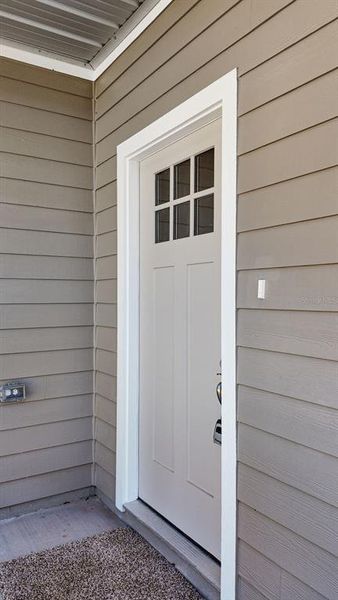 Exterior details and patio area of a home in , Trenton (Image 4).