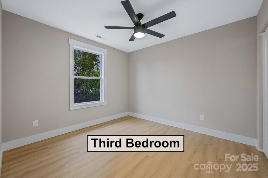 Spacious, unfurnished interior of a new home in , Maggie Valley (Image 23).