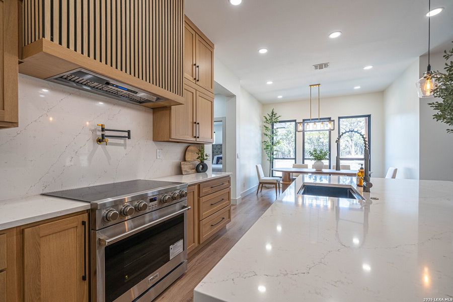 Furnished interior view inside a new home in , Bandera (Image 9).