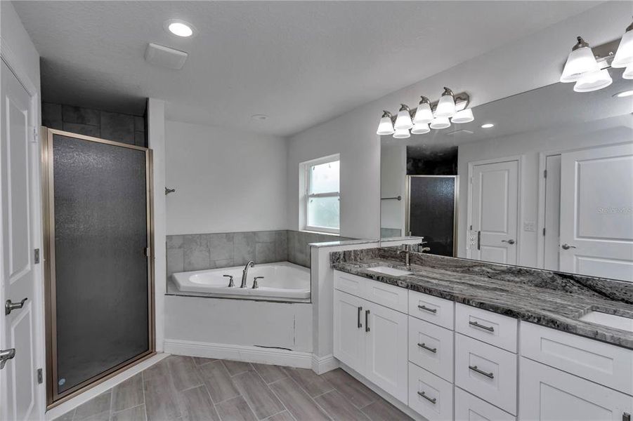 Furnished interior view inside a new home in , Ocala (Image 8).