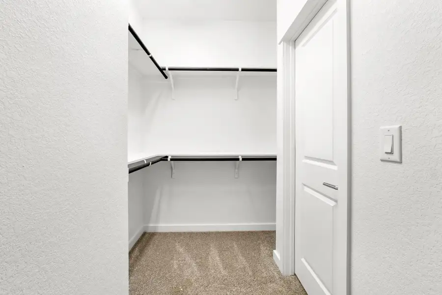 Spacious, unfurnished interior of a new home in , Buda (Image 11).