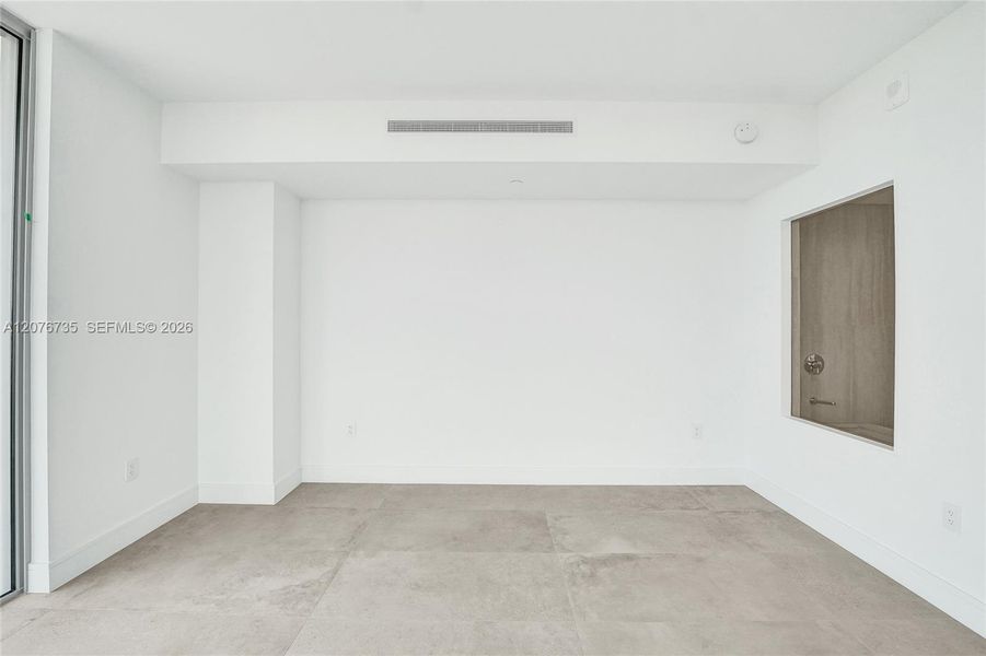 Spacious, unfurnished interior of a new home in , North Miami (Image 76).