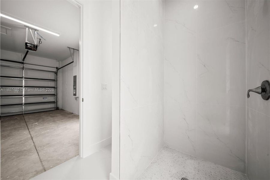 Spacious, unfurnished interior of a new home in , Lehigh Acres (Image 17). Spacious, unfurnished interior of a new home in , Lehigh Acres (Image 17).