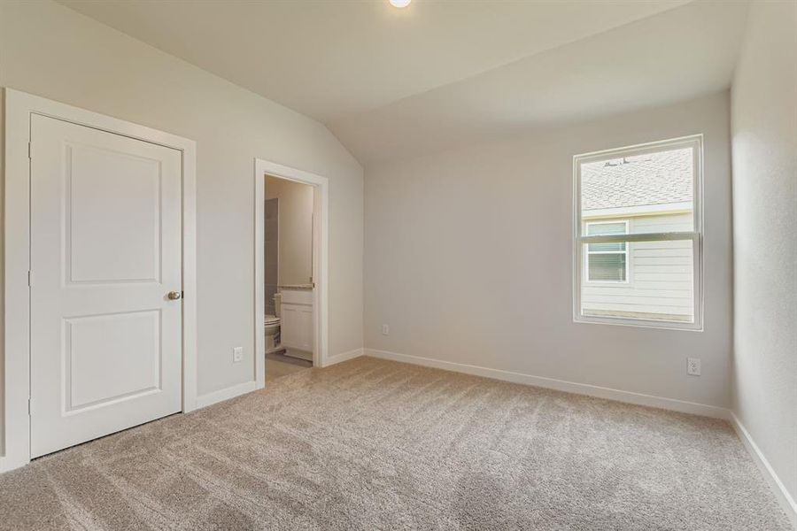 Spacious, unfurnished interior of a new home in Middlefield Village, Dallas (Image 29).