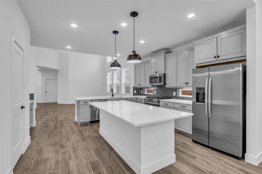 Furnished interior view inside a new home in Evergreen, Conroe (Image 10).