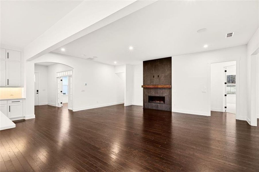 Spacious, unfurnished interior of a new home in , Cumming (Image 23).