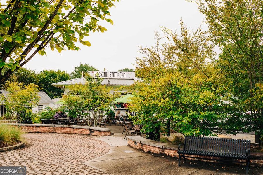 Image 100 of a home in Rosewood Lake Estates.
