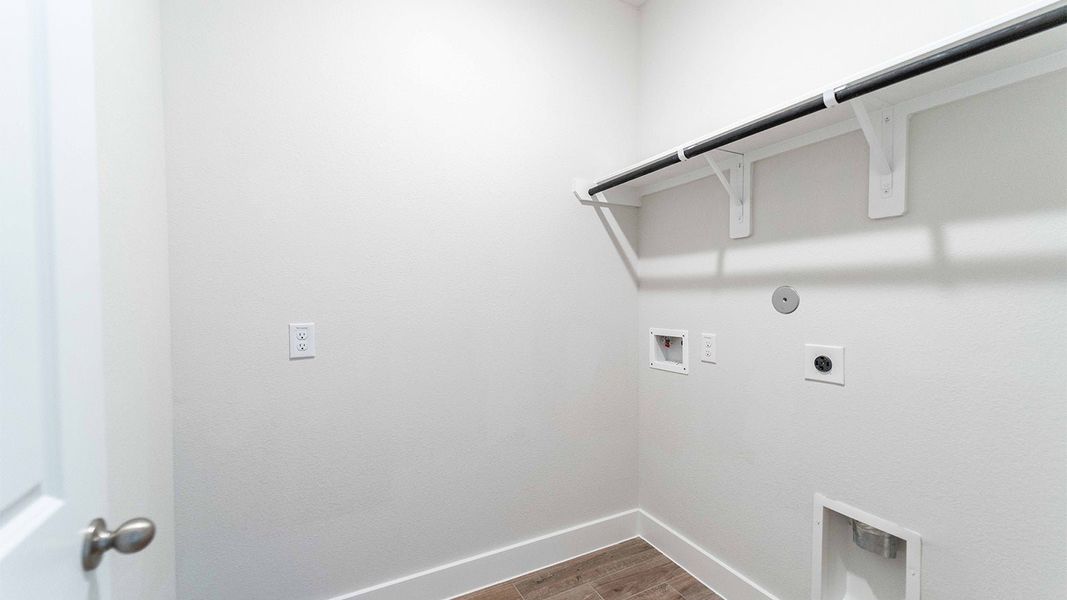 Spacious, unfurnished interior of a new home in Columbia Lakes, West Columbia (Image 41).