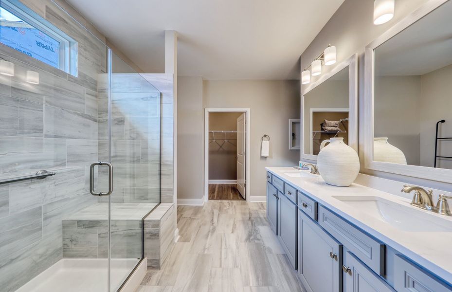 Furnished interior view inside a new home in Del Webb North Myrtle Beach, North Myrtle Beach (Image 16).