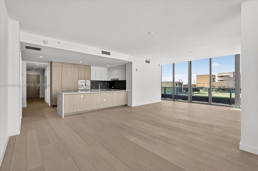 Spacious, unfurnished interior of a new home in , Bay Harbor Islands (Image 16).
