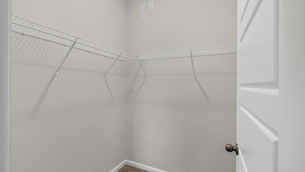 Spacious, unfurnished interior of a new home in Copes Landing, Jacksonville (Image 19).