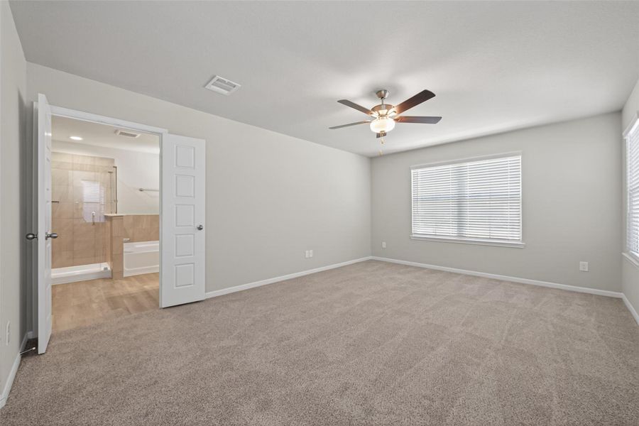 Spacious, unfurnished interior of a new home in Woodland Lakes, Houston (Image 36).