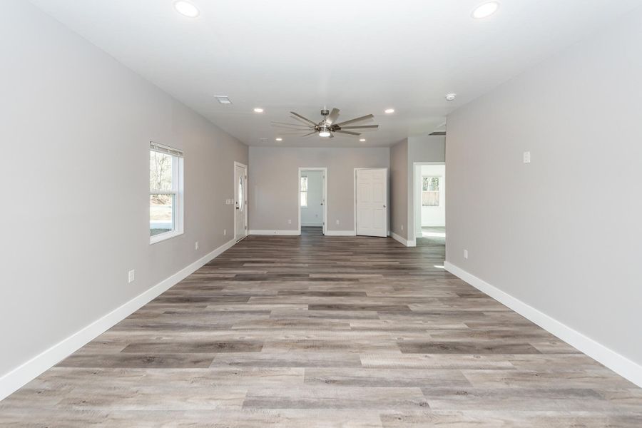 Spacious, unfurnished interior of a new home in , Goose Creek (Image 22).