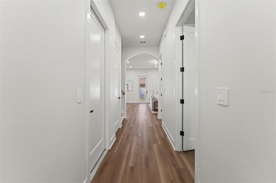 Spacious, unfurnished interior of a new home in , Seminole (Image 46).