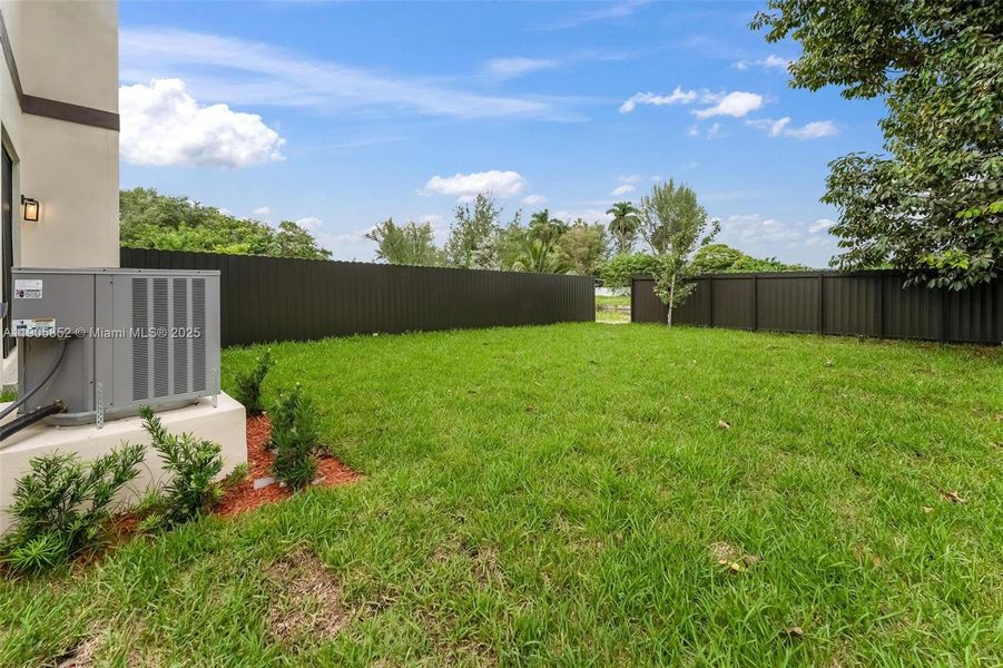 Exterior details and patio area of a home in , Miami (Image 48).