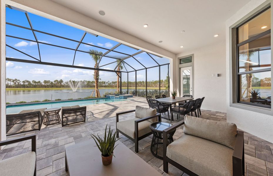 Covered lanai, outdoor space to enjoy