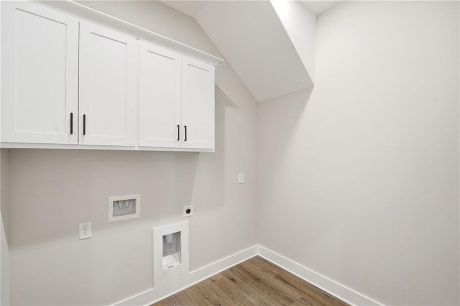 Spacious, unfurnished interior of a new home in , Ranger (Image 39).