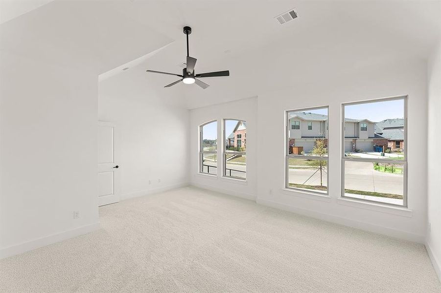Spacious, unfurnished interior of a new home in Trails at Cottonwood Creek, Rowlett (Image 15).