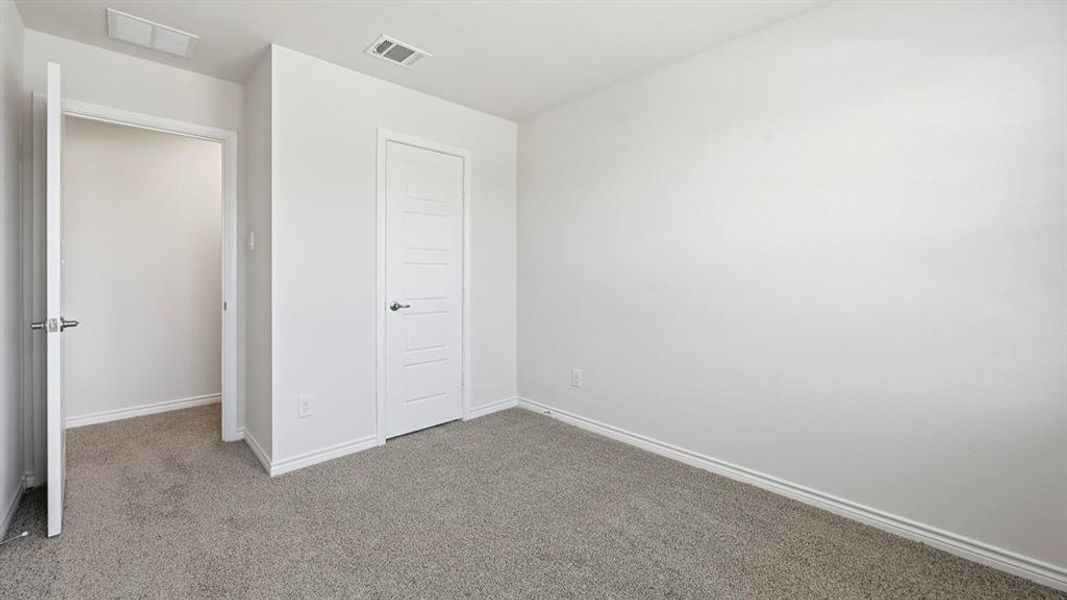 Spacious, unfurnished interior of a new home in Winchester Crossing, Princeton (Image 28).