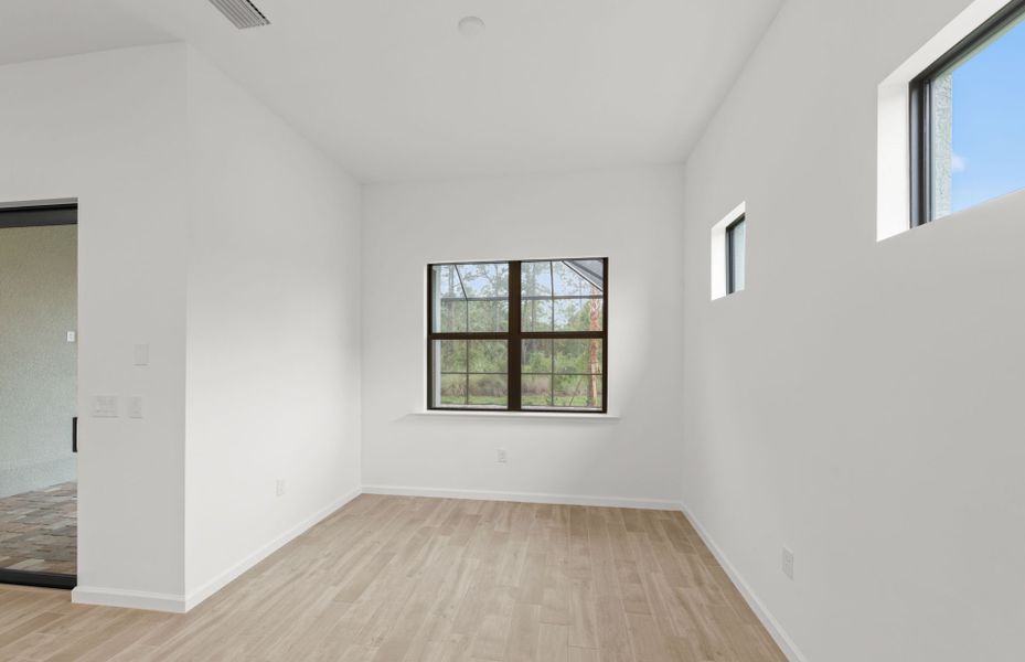Spacious, unfurnished interior of a new home in Terreno, Naples (Image 26).