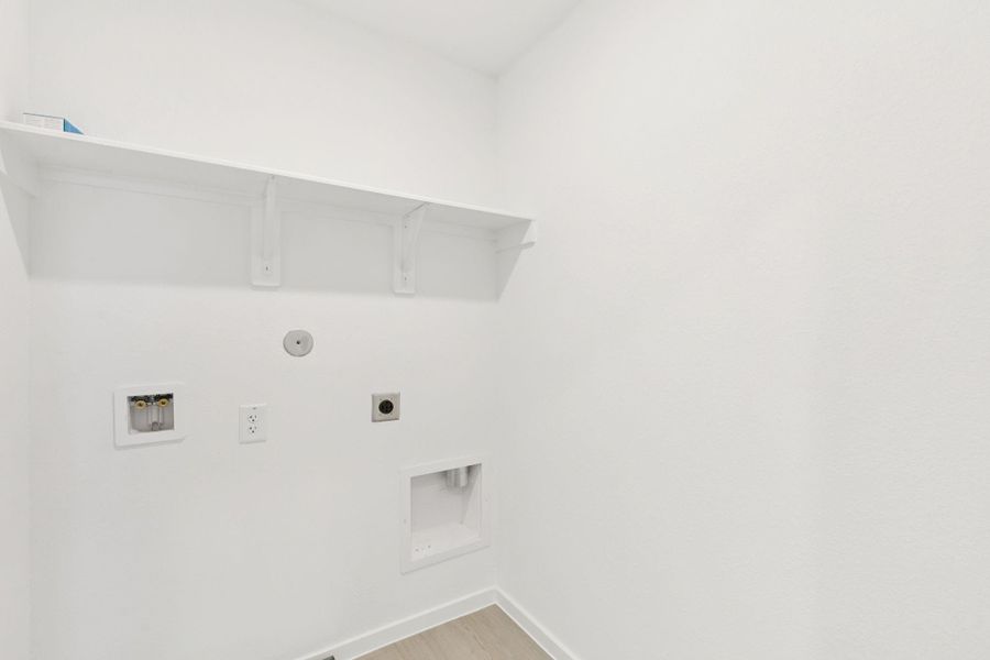 Spacious, unfurnished interior of a new home in Mavera, Conroe (Image 16).