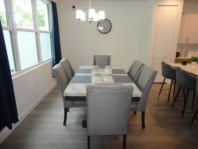DINING ROOM DINING ROOM