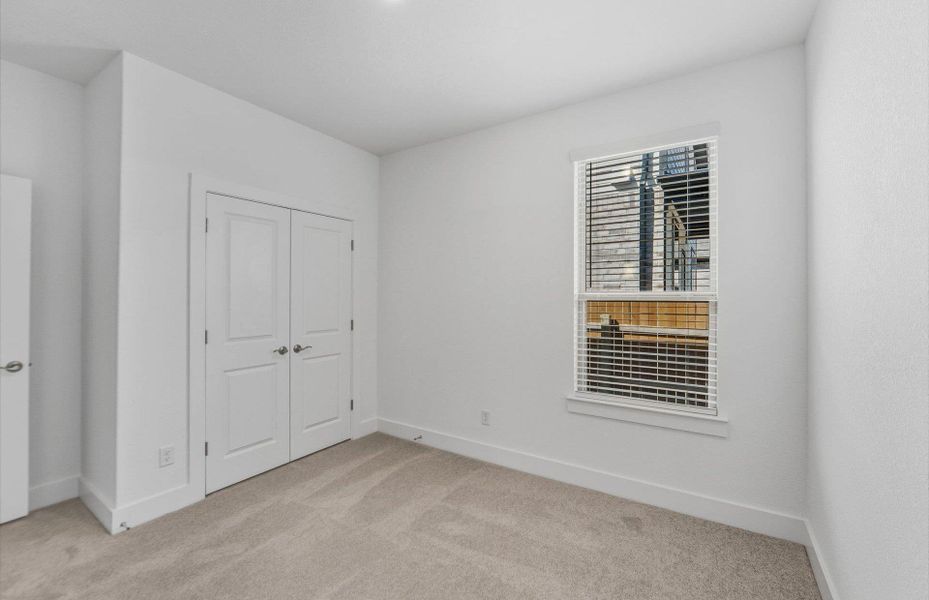 Spacious, unfurnished interior of a new home in Saddleback at Santa Rita Ranch, Liberty Hill (Image 13).