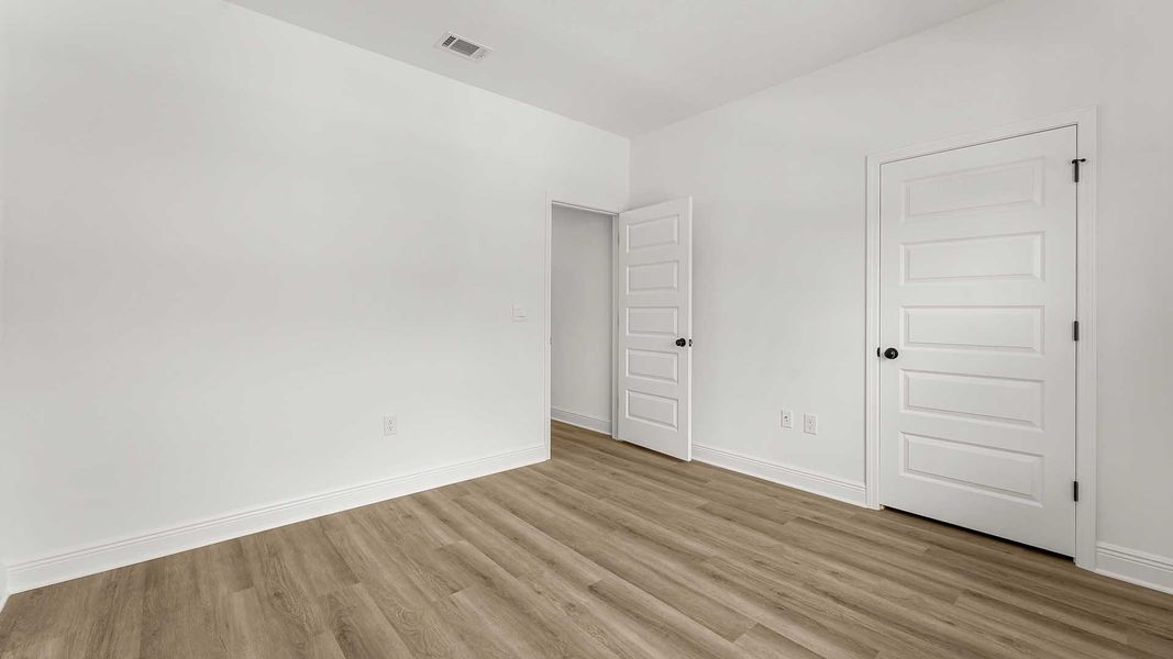 Spacious, unfurnished interior of a new home in Nellie Preserve, Santa Rosa Beach (Image 34).